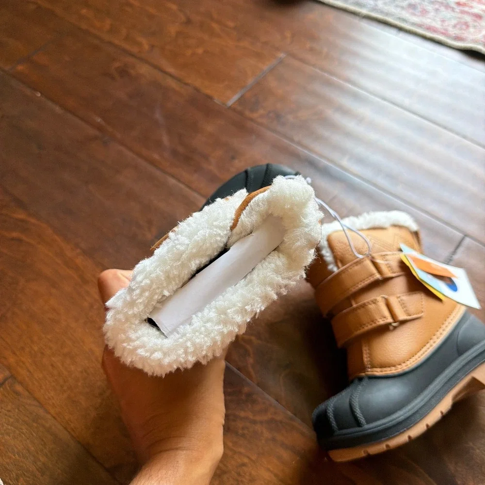 Cat & Jack Denver Tan Waterproof Snow Boots Faux Fur Trim Toddler Size 7 NEW